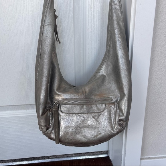 FREE PEOPLE We the Free Sparta Sling Bag. leather. Perf. condition - Picture 8 of 11